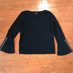 CABLE & GAUGE: BLACK  SWEATER WITH LONG BELL SLEEVES AND  RHINESTONES SIZE M